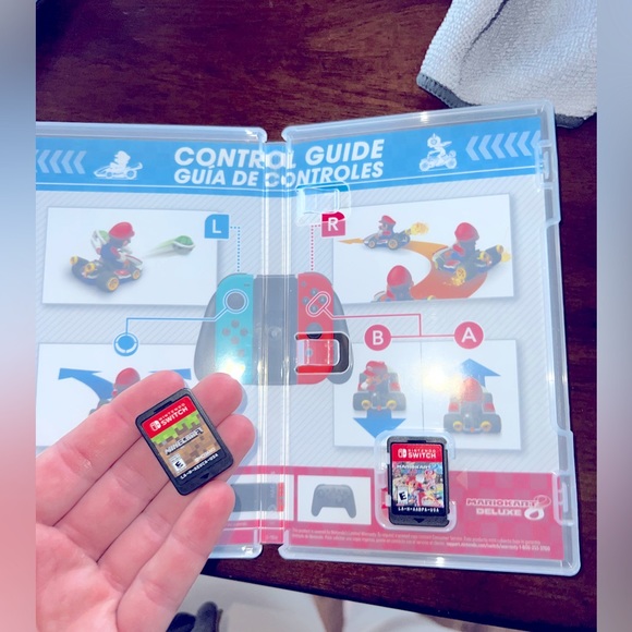 Nintendo Switch - Picture 4 of 5